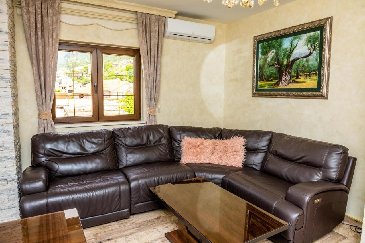 Raicevic Residence Tivat Bagian luar foto