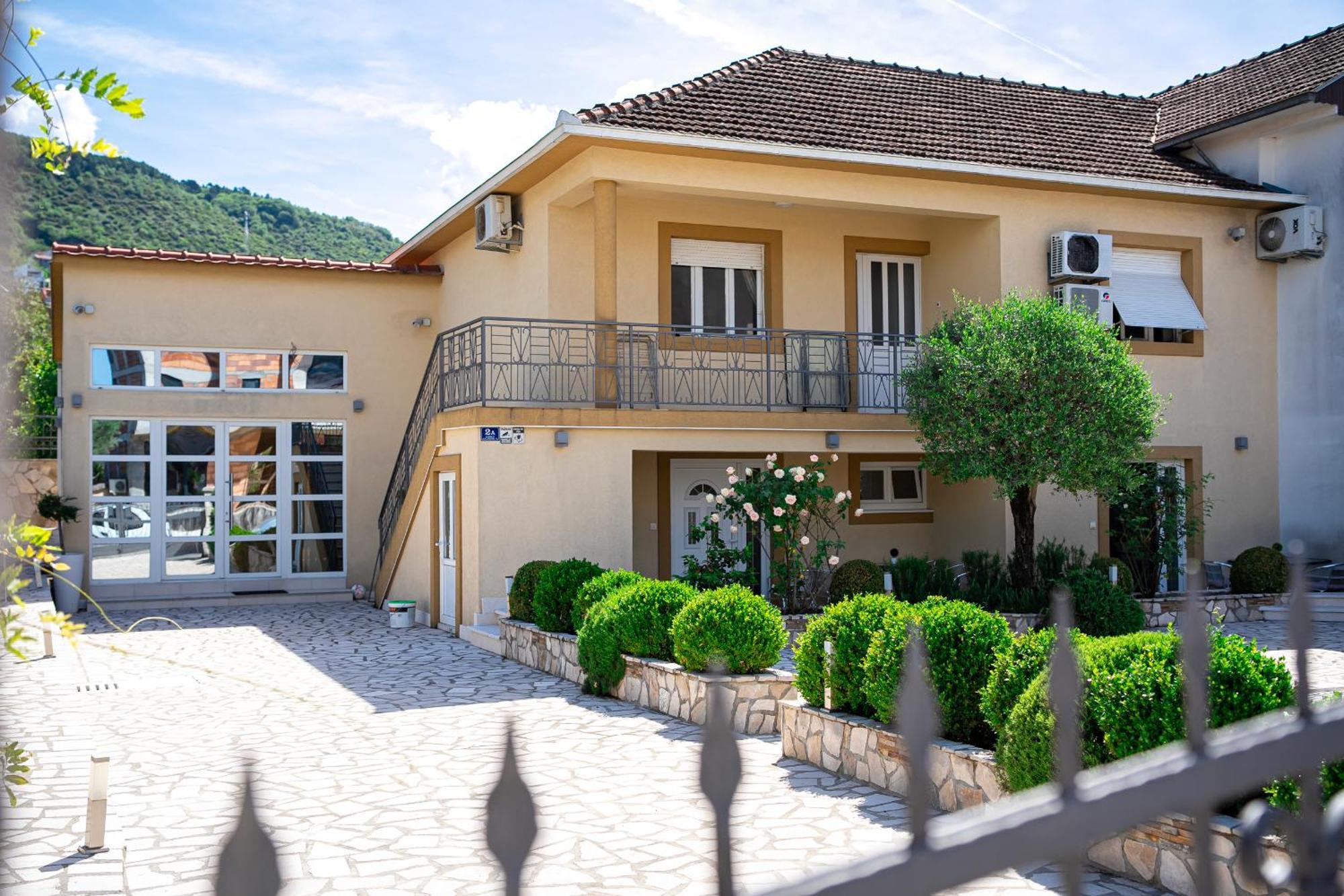 Raicevic Residence Tivat Bagian luar foto